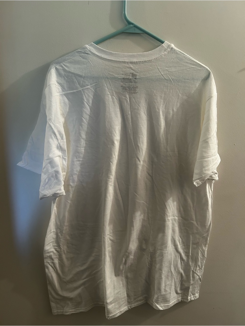 4 Hanes White Crew Neck Men's T-Shirt - Classic Comfort - Picture 2 of 3